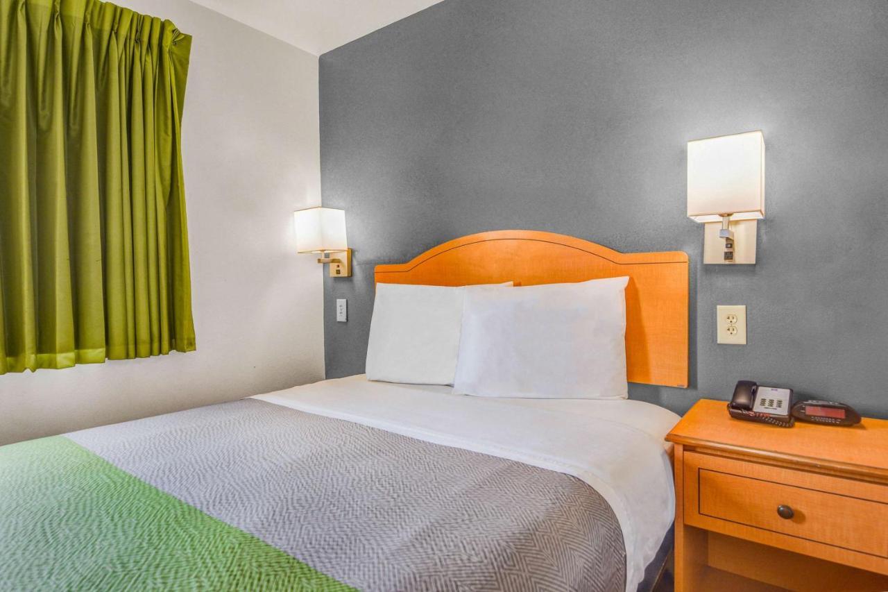 Hotel 6-opelika, Al - Auburn Al Opelika